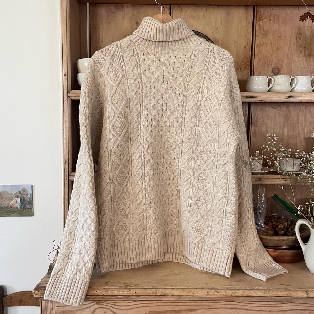 100% Wool Knit Turtle Neck